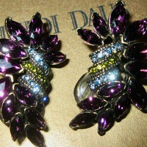 VINTAGE SIGNED HEIDI DAUS BEAUTIFUL RHINESTONE CLIP ON EARRINGS-GREAT COLORS